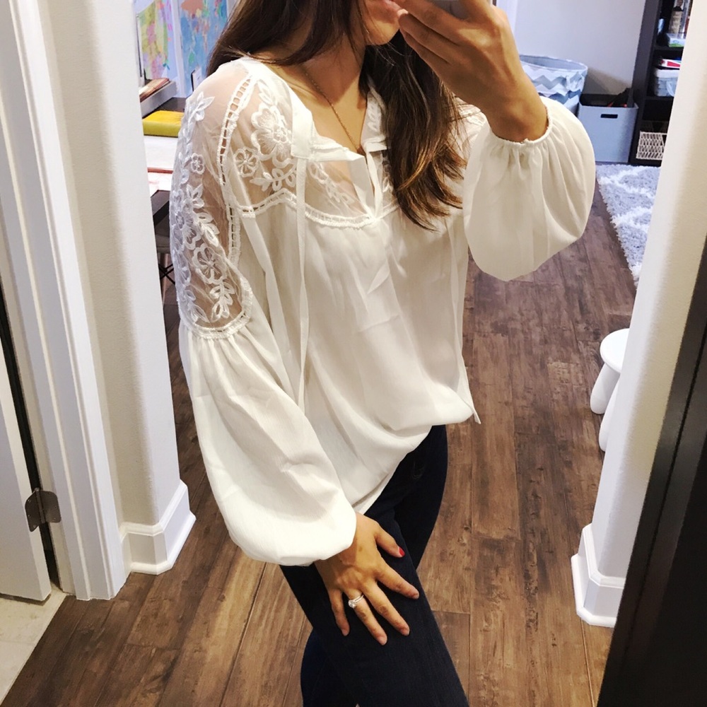 Romantic white sheer blouse - Picture 3 of 5